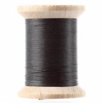 Yli Quilting Black / Schwarz - Gewachstes Handquiltgarn auf der Holzspule - 500 yards / 455m - Cotton Hand Quilting Thread 3-Ply Extra Long Staple Egyptian Cotton 